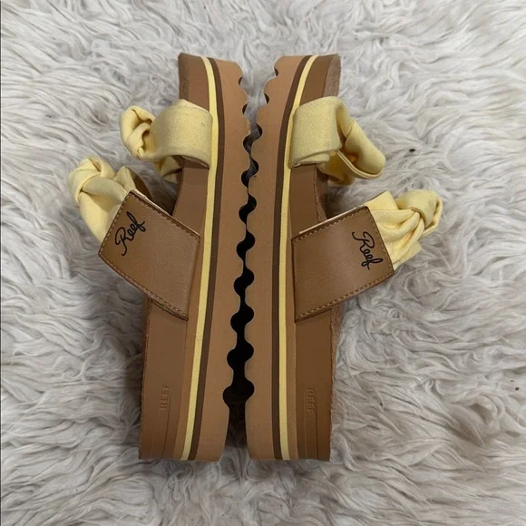 Reef Knotty Vista Hi Platform Sandals Yellow
Bow Cork Footbed Women's 7 - Picture 3 of 10